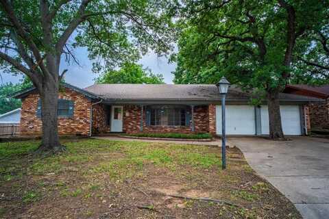 6816 Yolanda Drive, Fort Worth, TX 76112
