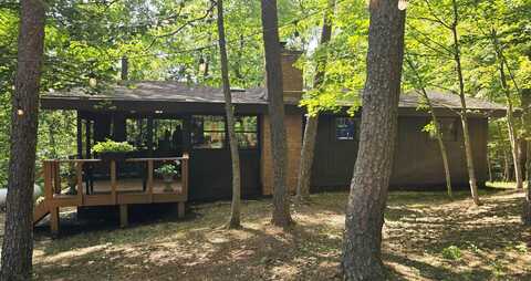 82 Lodge Lane, Hide A Way Hills, OH 43107