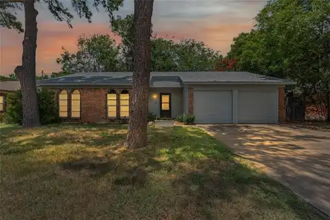 6525 Route 66, Watauga, TX 76148
