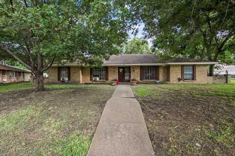 729 Surrey Circle, Grand Prairie, TX 75050