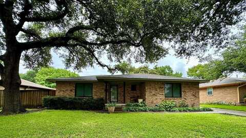 2510 Pinebluff Drive, Dallas, TX 75228