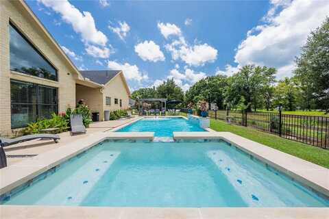 310 Splitrail Drive, Mabank, TX 75143