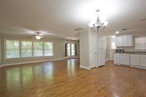 2425 N Locust Street, Denton, TX 76209