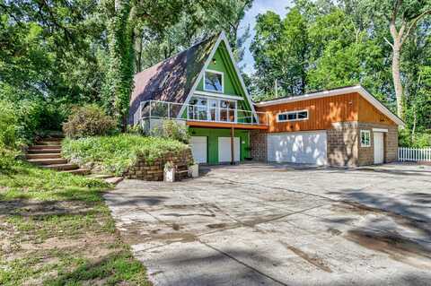 532 W Riverside Road, Ames, IA 50010