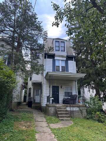 623 Riddle Road, Cincinnati, OH 45220