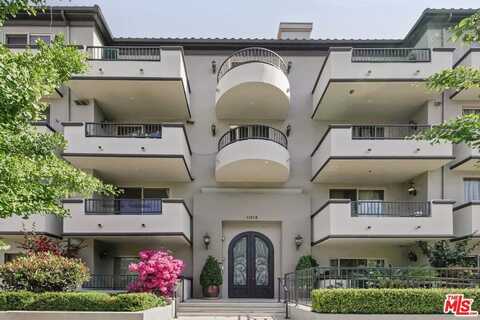 11218 Camarillo St, West Toluca Lake, CA 91602