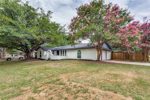 1109 Sherwood Drive, Bedford, TX 76022