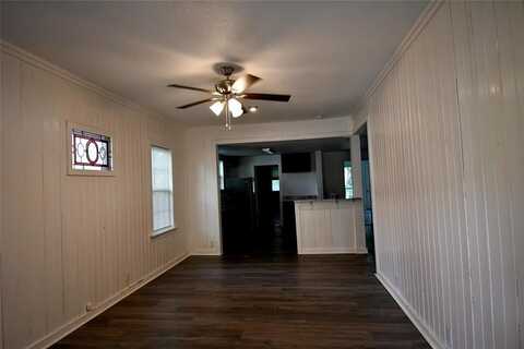 1015 E ELm Street, Hillsboro, TX 77645