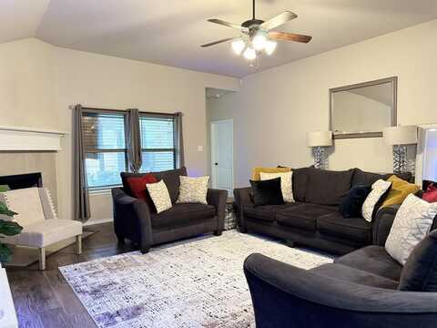 133 Old Spanish Trail, Waxahachie, TX 75167