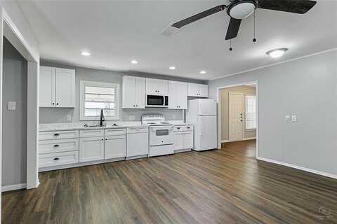 1712 Ross Avenue, Carrollton, TX 75006