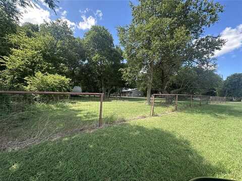 13017 County Road 102, Grandview, TX 76050