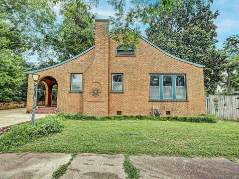 609 Nacogdoches Street, Jacksonville, TX 75766