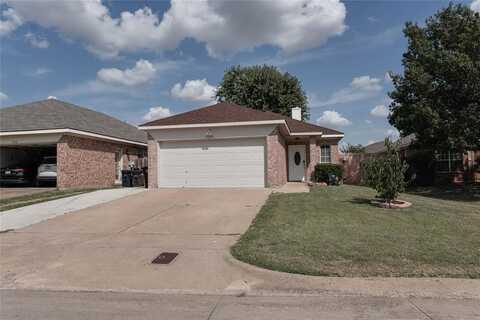 7108 Park Creek Circle W, Fort Worth, TX 76137