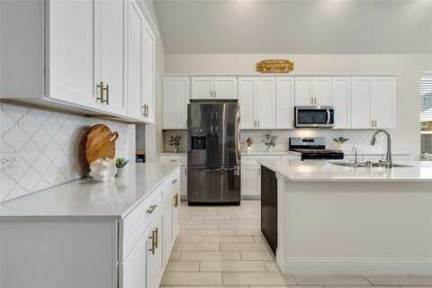 704 Fencerow Trail, Weston, TX 75009
