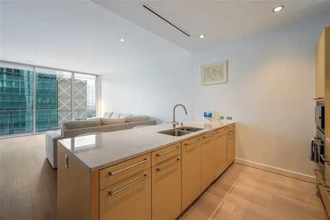 2900 Mckinnon Street, Dallas, TX 75201