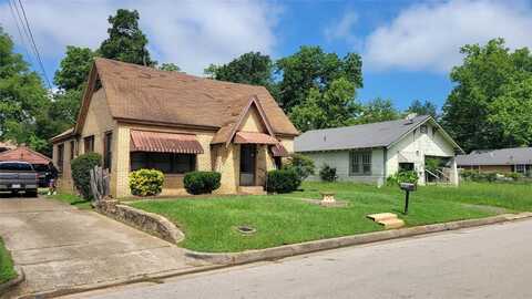 1016 N Confederate Avenue, Tyler, TX 75702