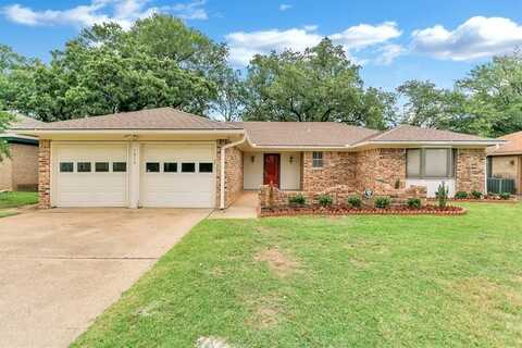 1215 San Marcos Drive, Arlington, TX 76012