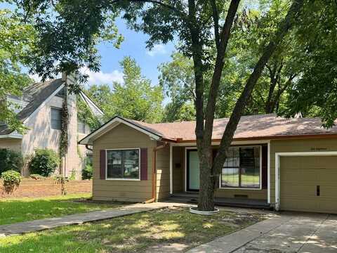 1018 W Brockett Street, Sherman, TX 75092