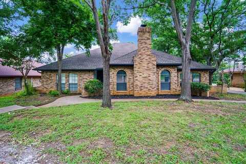 7566 Carriage Lane, Fort Worth, TX 76112