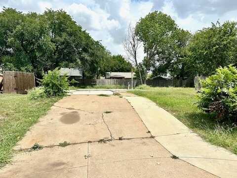 6016 Croftway Court, Fort Worth, TX 76131