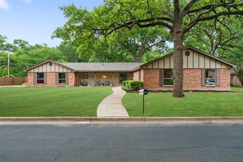 532 Holder Drive, Hurst, TX 76053