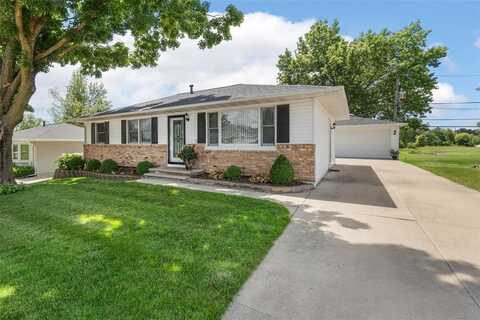 906 29th Street NW, Cedar Rapids, IA 52405