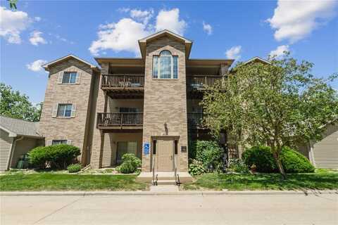 3028 Center Point Road NE, Cedar Rapids, IA 52402