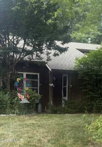 44 Thimbleberry Road, Malta, NY 12020