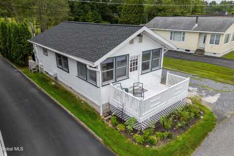 7 Kozy Lane, Malta, NY 12020