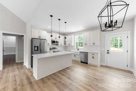 109 Darvee Road, Blacksburg, SC 29702