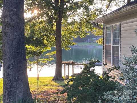 4927 Vagabond Lane, Sherrills Ford, NC 28673