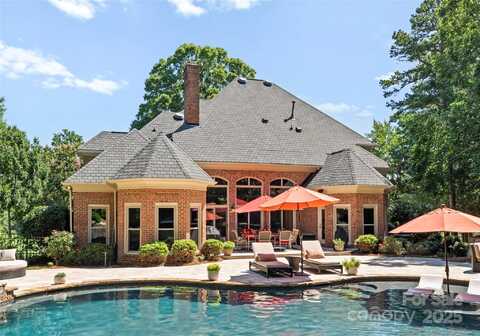 18600 River Falls Drive, Davidson, NC 28036