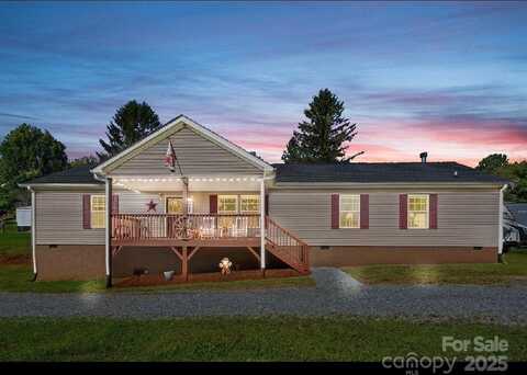 32 Bishop Lane, Flat Rock, NC 28731