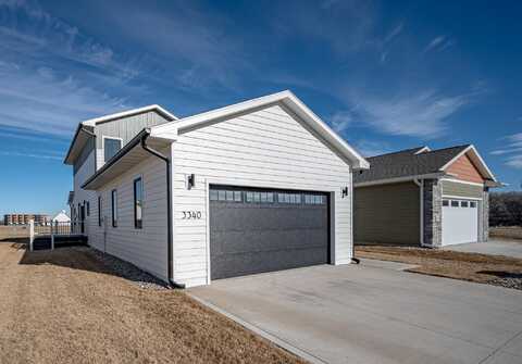 3340 WILLOW GDN, South Sioux City, NE 68776