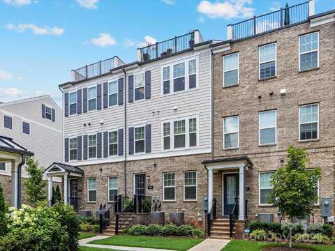 5018 Harrowsmith Lane, Charlotte, NC 28204