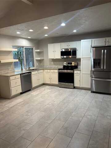 6913 Fawn Canyon Drive, Oklahoma City, OK 73162