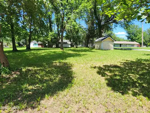 302 E 5th Street, Lamar, MO 64759