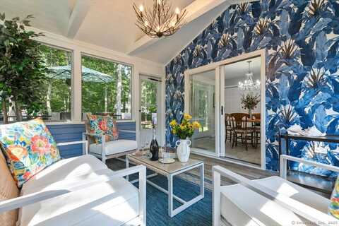 330 Foxwood Road, Guilford, CT 06437