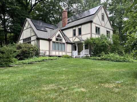 305 Rimmon Road, Woodbridge, CT 06525