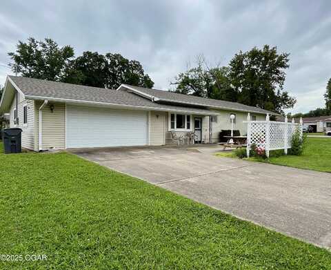 202 Commercial Street, Oswego, KS 67356