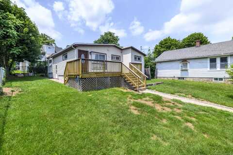 207 Hillcrest Road, Bridgeport, CT 06606