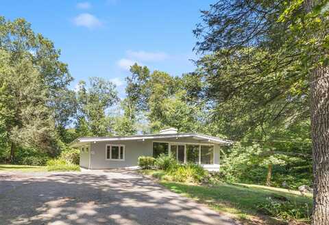74 Woods Road, Bethany, CT 06524