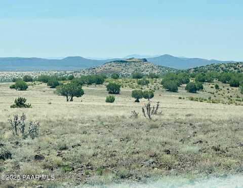 30222102a W Dozer Avenue, Ash Fork, AZ 86320