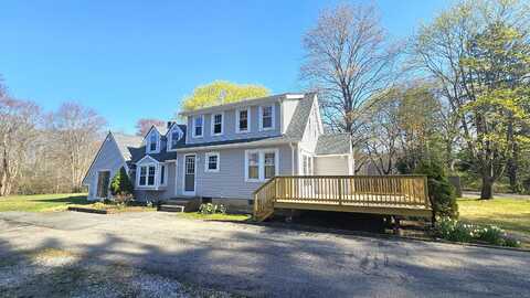 35 Meadow Road, Clinton, CT 06413