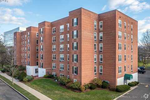 7 4th Street, Stamford, CT 06905