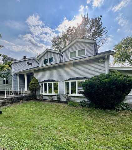 73 South Road, Farmington, CT 06032