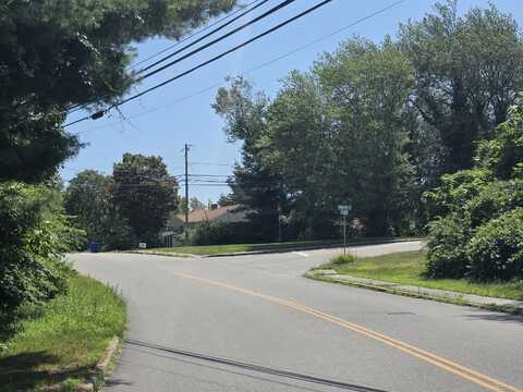 5 Bloomingdale Road, Waterford, CT 06375