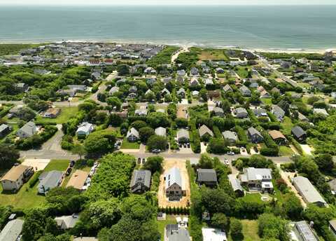 28 Hoppin Ave, Montauk, NY 11954