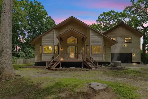 2164 Georgeland Dr, Waterford, MI 48329