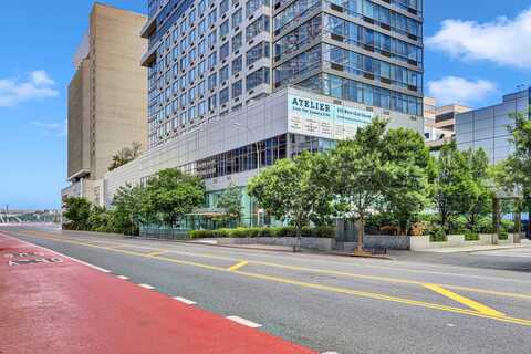 635 West 42nd Street, New York, NY 10036